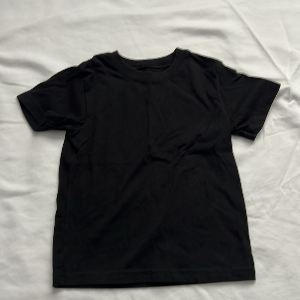 2 tshirts - Picture 5 of 6